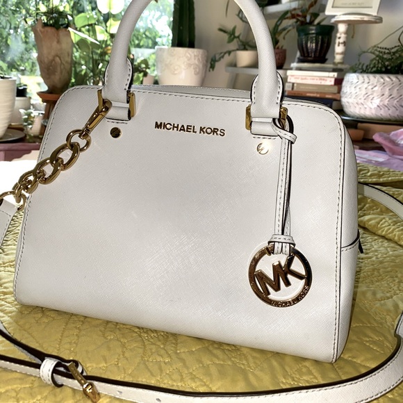 Michael Kors Handbags - White and increíble nice!